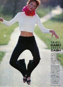 AmberValletta199302VogueUkPhRobertErdmann006.thumb.jpg.fbee66001fc0fe6497caa847bcc97c5d.jpg
