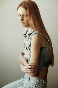 Anna Eberg f748f3_1b7a1a10280141df902e8fc2456cd889.jpg_srz_p_507_760_75_22_0.50_1.20_0.00_jpg_srz.jpg