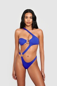 Capri-Blue567.jpg