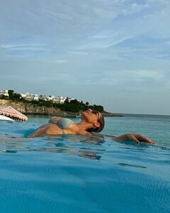 Carolina_Ardohain_in_Bikini_06-02-2024__6_.jpg