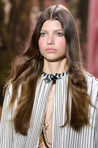 ChanelclpS24006.thumb.jpg.62c1c525003d310125a866afe1a44723.jpg