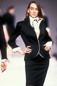 Christian Dior FW 1990 059 Cynthia Anthonio.jpg