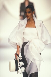 Christian Dior SS 1990 Haute Couture 133 Sonia Cole.jpg