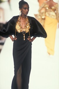 Christian Dior SS 1990 Haute Couture 168 Katoucha.jpg