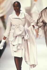 Christian Dior SS 1990 Haute Couture 217 Coco Mitchell.jpg