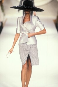 Christian Dior SS 1990 Haute Couture 260 Claire Atkinson.jpg
