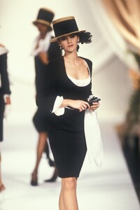 Christian Dior SS 1990 Haute Couture 302 Micheline Van de Velde.jpg