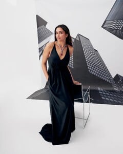 Deepika-Padukone-for-Cartier-Le-Voyage-Recommence-Collection-00002.jpg