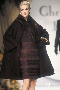 DiorFW1990.thumb.jpg.18039897935efd0c361c090ec2571055.jpg