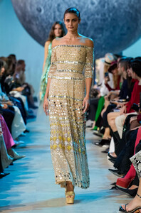 ElieSaabS24063.thumb.jpg.e9f2e04901a80efe11d17758b3d044ab.jpg