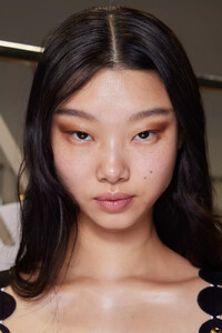 ElieSaabbksS24001.thumb.jpg.1031755b751a8e2579e842fe953be806.jpg