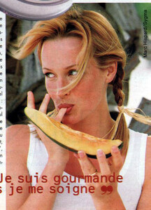 Elle05.thumb.jpg.71eadec50f7d7433f97e001246fe6f75.jpg