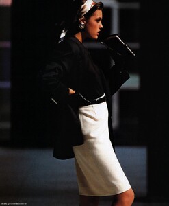ElleUSJanuary1986b.thumb.jpg.d827ff35418445ad78f08991a4389114.jpg