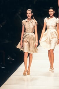 EmporioArmani1996WomenRTW133.thumb.jpg.b362c633530f60b2a8da295f273ae0f5.jpg