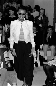 Emporio_Armani_SS1989_Anna_Getaneh_03.jpg