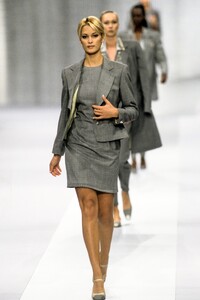 Escada1999WomenRTW105.thumb.jpg.ccceac306e9cce20270816847aca986d.jpg