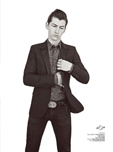 Espaniol_GQ_Magazine_Enero_2015_MX-253.thumb.jpg.e2773c854d32a853d04d4a23b36b1a90.jpg