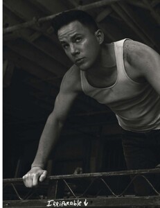 GQ_Magazine_August_2015_UK-132.thumb.jpg.609f57bdfae0607109e0f3b76d89623b.jpg