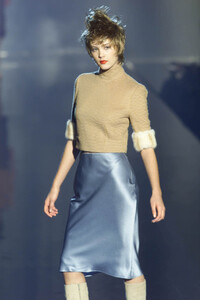 GaiMattiolo2000WomenFW1.thumb.jpg.e2228a19a536e75c3c4d2f86d494d4e6.jpg