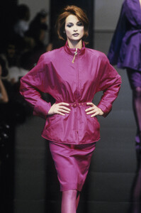 Genny1995WomenRTW59.thumb.jpg.c0aff4275b1837fa9c7ac6c8bb70c04c.jpg