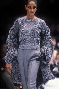 GianfrancoFerre1990WomenRTW87.thumb.jpg.e17c3596357bb8a9bae4408dd4d392e6.jpg