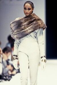 GianfrancoFerre1990WomenRTW9.thumb.jpg.55aba50f46a0280163c56a972cbaeded.jpg