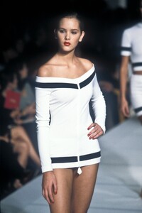 GianfrancoFerre1996WomenRTW142.thumb.jpg.265c668ac194e95190d665a8ce11456f.jpg