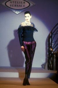 Gianni Versace SS 1990 Haute Couture 05.jpg