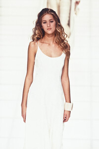 GiorgioArmani1996WomenRTW154.thumb.jpg.879112c396fe5a15033fc08fb5387a52.jpg