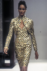 HanaeMori1993HauteCoutureSS24.thumb.jpg.f54fa44f692939b8ea550e201eebf896.jpg