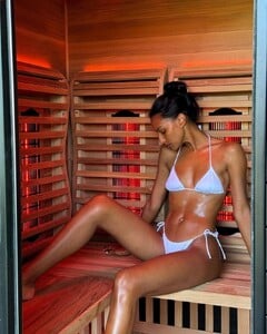 Heating up with @sunhomesaunas. The newest addition to our home that I simply cannot get enough of.jpg