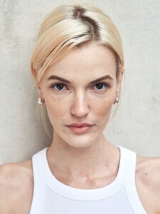 HelenBouchard1a8.thumb.jpg.5ab9f4359a3671513ba981333aa4a593.jpg