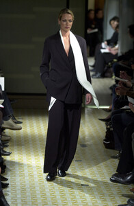 Hermes2001WomenRTW71.thumb.jpg.5ed117820a8bd924c61c53fb3acd2a19.jpg