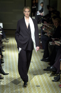 Hermes2001WomenRTW72.thumb.jpg.484b586a69319ff21835e697affc7533.jpg