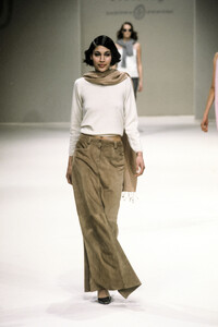 InesdelaFraissange1998WomenRTW24.thumb.jpg.f6babdbb54f0208043eee55d6d85ef52.jpg
