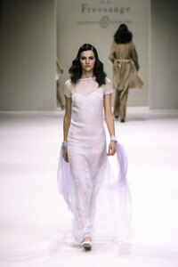 InesdelaFraissange1998WomenRTW58.thumb.jpg.7a6ef1edaa7a47a92050190cf4398b18.jpg