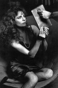 Jacqueline_Bisset_by_Helmut_Newton.thumb.jpg.6212e1210102bcea79a7e04a3b1441c3.jpg