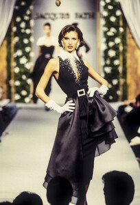 JacquesFath1993WomenRTW17.thumb.jpg.6dacab21e8bc2e7089180cf8fa56f530.jpg