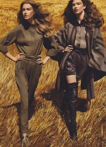 Jansson_Chlo_Fall_Winter_2009_10_03.thumb.jpeg.ebbbb554470d5d2f1c0e56e49c9e488d.jpeg