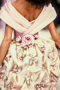 JeanLouisScherrer1988HauteCouture172.thumb.jpg.13fb75eee6bbb8a3db60a93607da153d.jpg