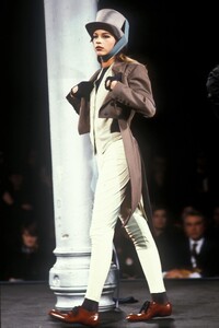 JeanPaulGaultier1989WomenRTW175.thumb.jpg.6954b5fffb8516c8cd79bc7d958c7361.jpg