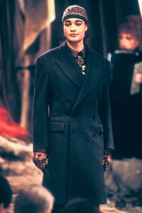 JeanPaulGaultier1990WomenRTW101.thumb.jpg.0c0946a21735921c149cdd9d32a67491.jpg