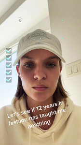 Josephine Skriver - TikTok 30.jpg