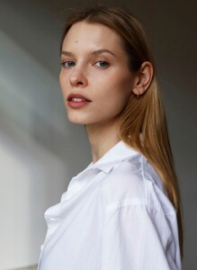 KarolinaWarzecha1n3.thumb.jpg.f307c9e91ee8a5f9676d20eec5eebb3f.jpg