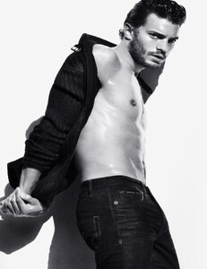 Klein_Calvin_Klein_Jeans_Fall_Winter_2009_10_05.thumb.jpeg.ef7e5aac6352233e6fe525989adfeb3b.jpeg