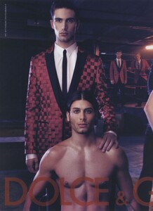 Klein_Dolce__Gabbana_Menswear_Fall_Winter_2009_10_02.thumb.jpeg.32fd9cd143c5529acc32204d97fc195f.jpeg