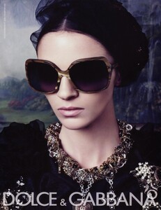 Klein_Dolce__Gabbana_Spring_Summer_2009_03.thumb.jpeg.d20bad490148e3c7ef804ff076de2344.jpeg