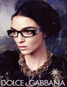 Klein_Dolce__Gabbana_Spring_Summer_2009_04.thumb.jpeg.fd4100c609cfb06d25cdfab06ed1e0fb.jpeg