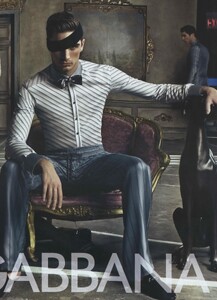Klein_Dolce__Gabbana_Spring_Summer_2009_05.thumb.jpeg.b332d8913d6d897d7e3ef1d8a021399c.jpeg