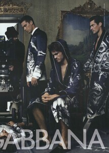 Klein_Dolce__Gabbana_Spring_Summer_2009_07.thumb.jpeg.aad44323909a464271ffc4c6a9e11d00.jpeg